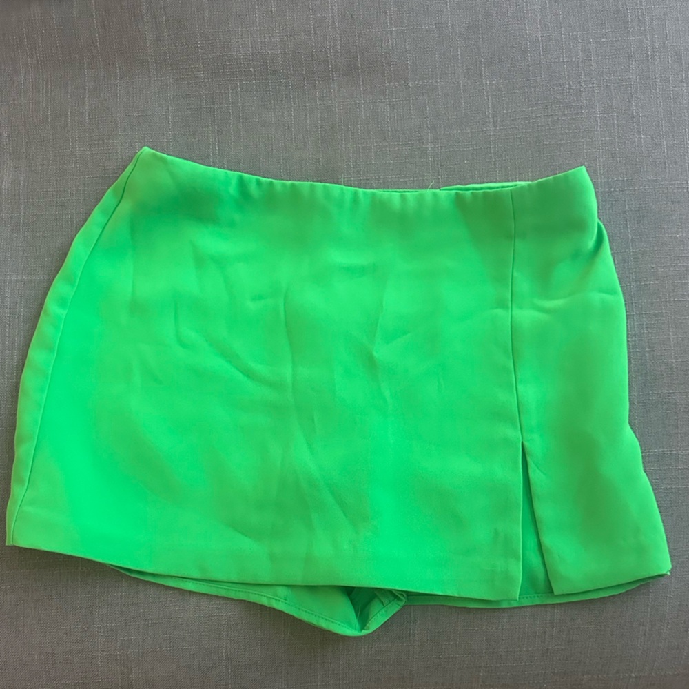 x REVOLVE Dale Skort in Grass
Amanda Uprichard, size small